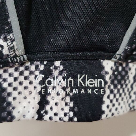 Calvin Klein performance quick dry sports bra - Picture 5 of 7